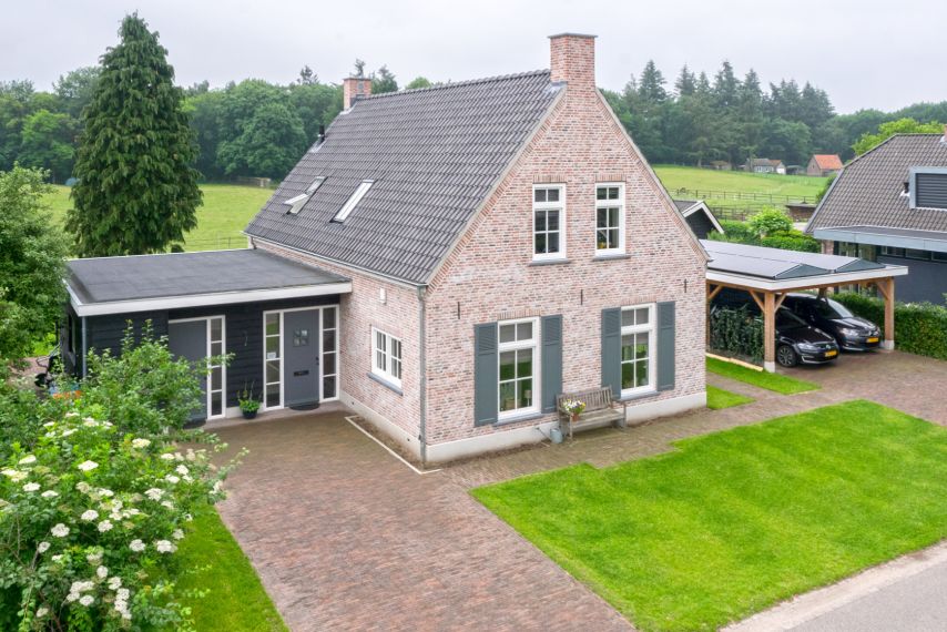 Klassewoning in Belgische kempische stijl in Hoenderloo gebouwd door Wens&Co